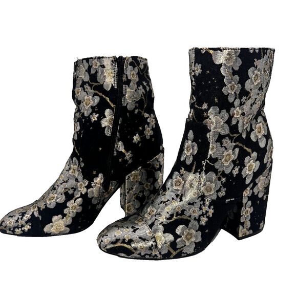 Indigo Rd Brooke Boots Floral Black Embroidered Tapestry Ankle Booties Women's 9 - Picture 2 of 9